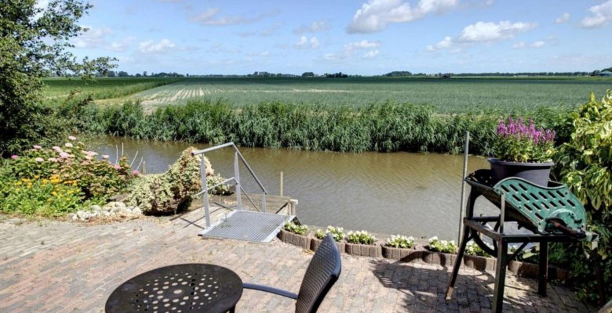 Appartement 2 Met Terras Aan De Tuin Van Op De Roemte Baflo 外观 照片